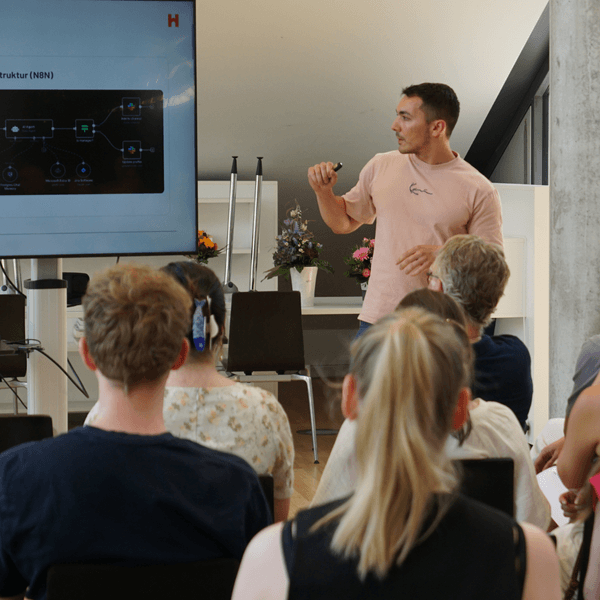 Studierende der HSO zu Besuch Austausch zu KI